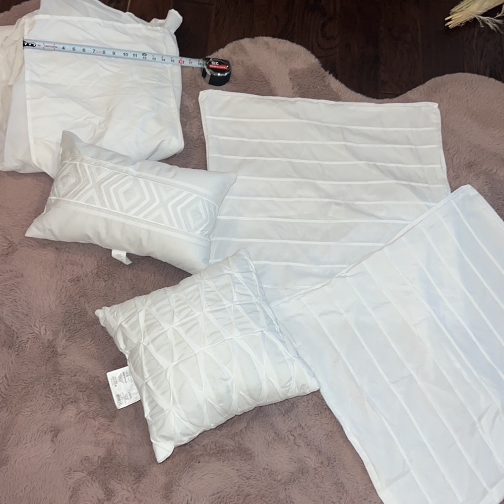 Threshold Clipped Jacquard 2 Euro Shams, 2 Decorative pillows, 1 queen bedskirt​ - Picture 7 of 16